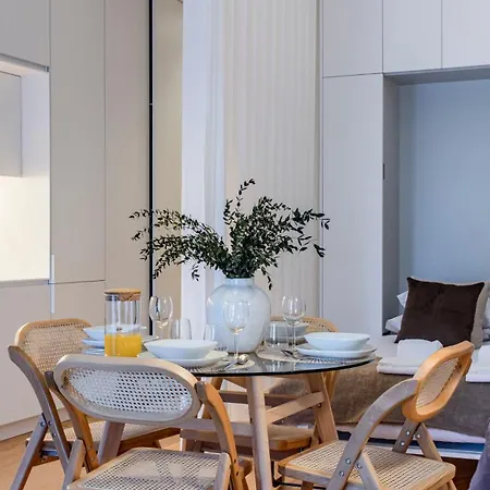 Appartamento Almada 551 By Lovelystay *