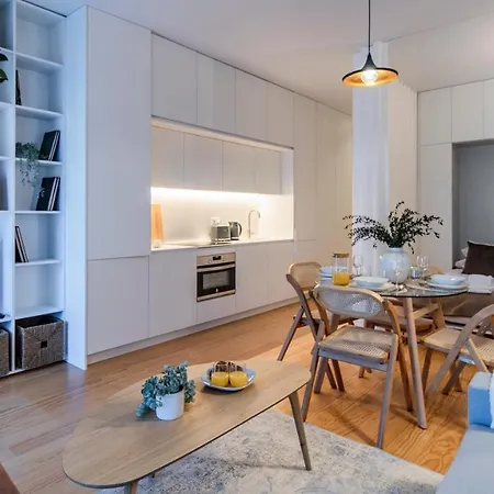 Almada 551 By Lovelystay Apartment *