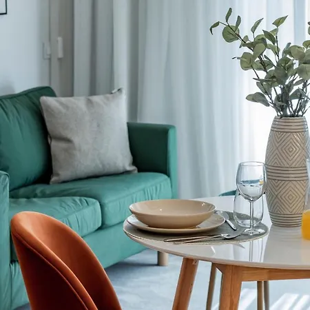 Almada 551 By Lovelystay Apartment