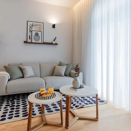 Almada 551 By Lovelystay Apartment *