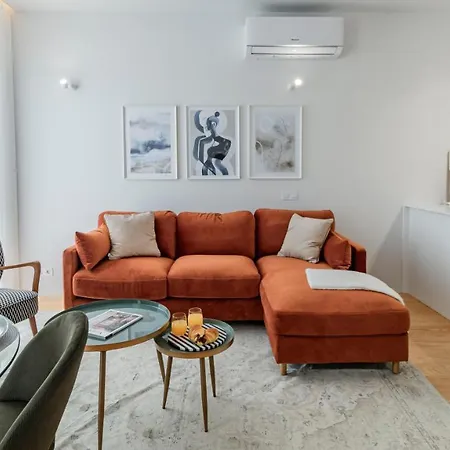 Apartment Almada 551 By Lovelystay *