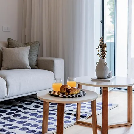 Apartment Almada 551 By Lovelystay *